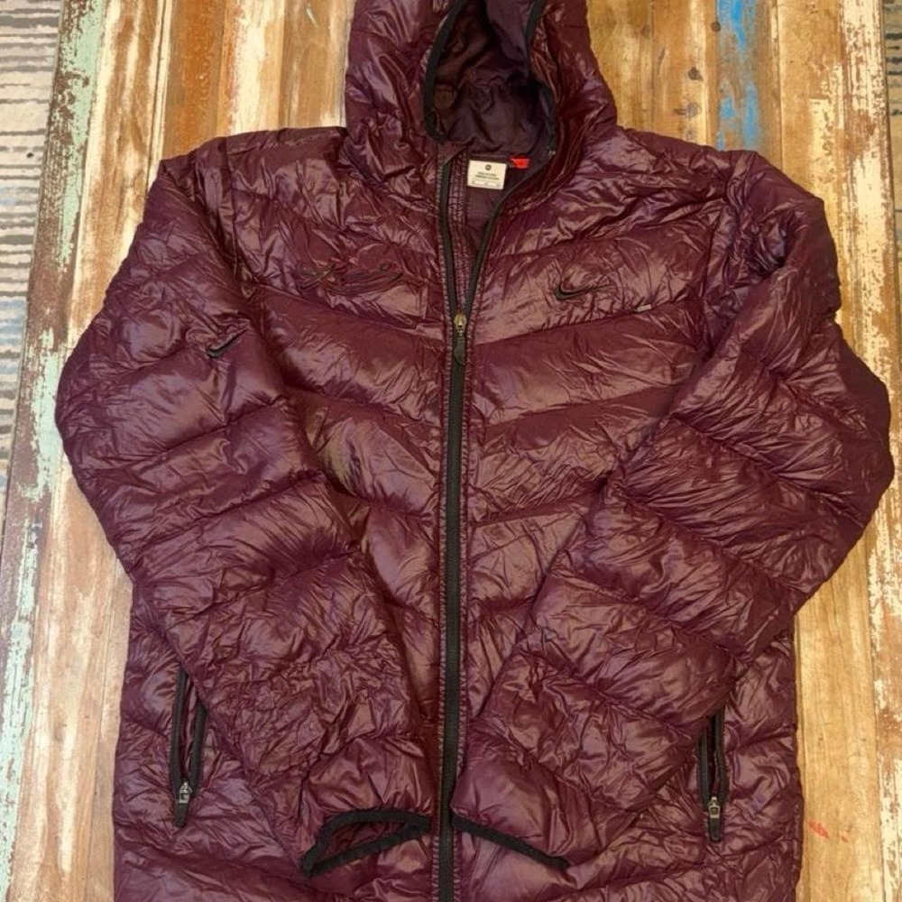 Nike Kobe Collab Women Burgundy Puffer Hooded Jacket XL Love Cursive Athletic